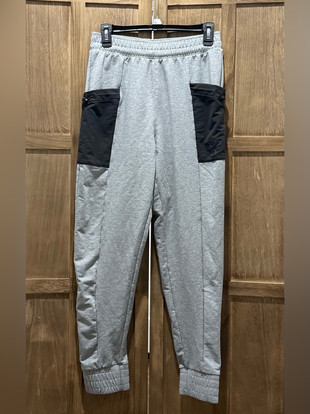 Men's Puma Gray Sweatpants with Black Pockets